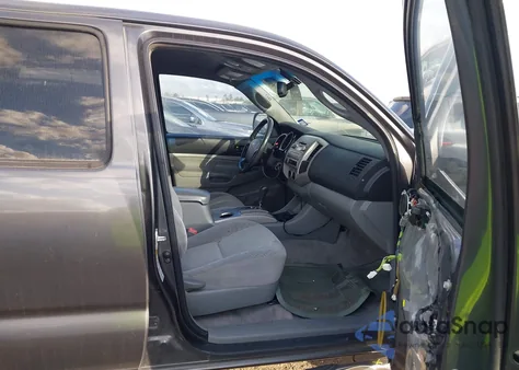 2011 Toyota Tacoma Prerunner from USA, damaged, VIN 5TFJX4GN6BX001348